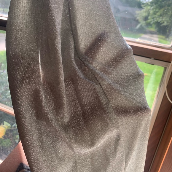 Shimmery Gown - Picture 2 of 4